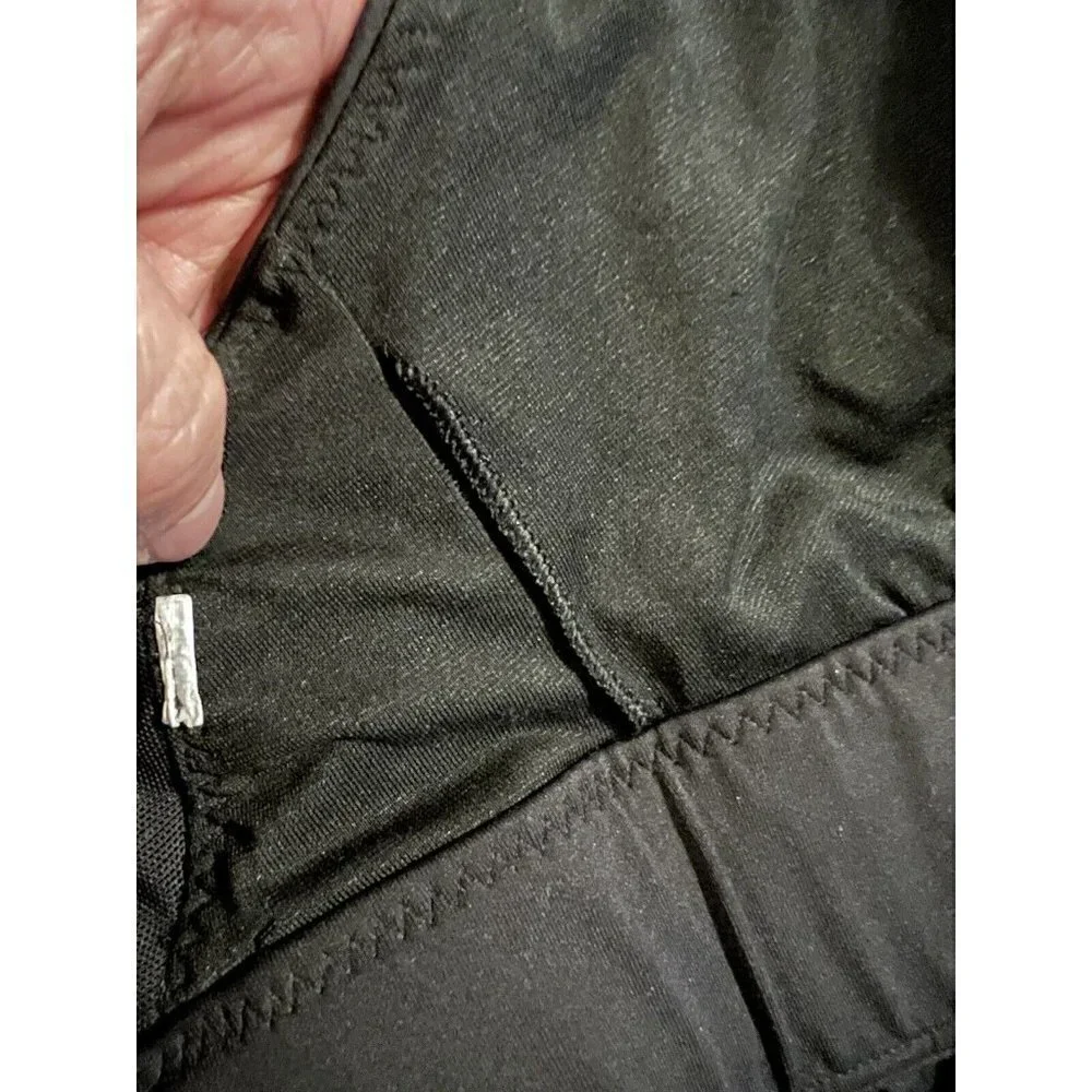 LULULEMON Black Strappy Sports Bra X Cross Gym Training Running Mesh Ins…